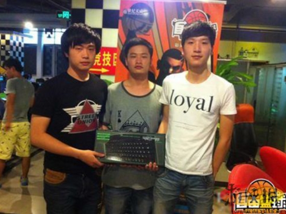 每一次《自由篮球》的3v3,都有一个樱木完成了暴扣 自由篮球_图片