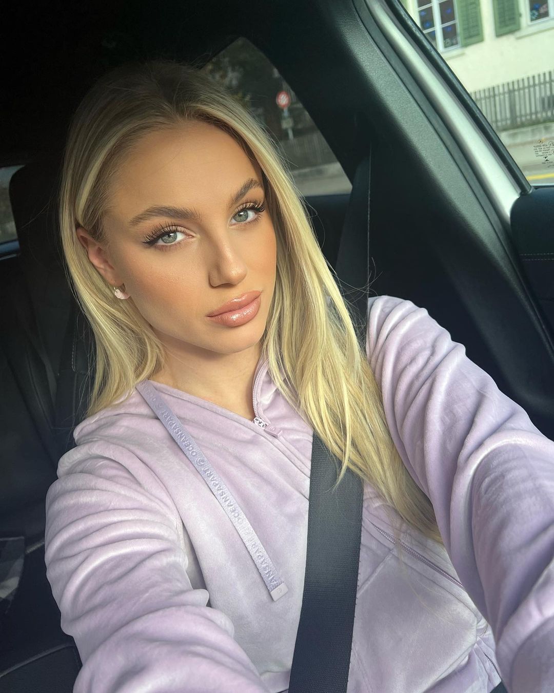 最美女足球员穿克罗地亚球衣为球队加油,内马尔点赞遭球迷调侃_图片