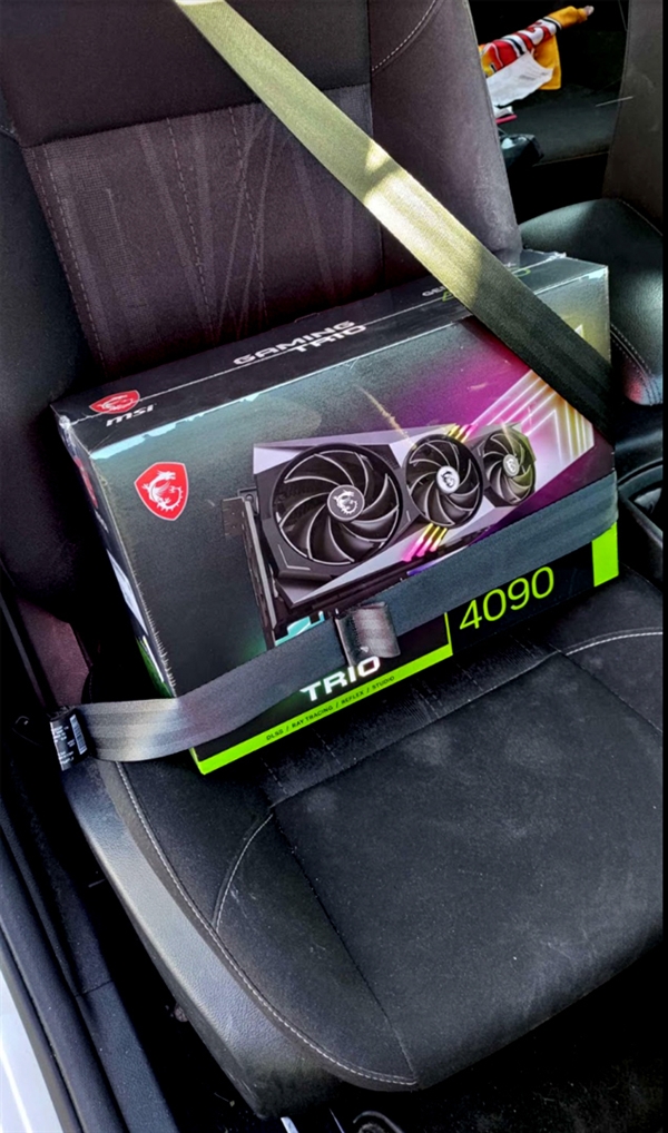 显卡史上第一次！RTX 4080 12GB突然取消