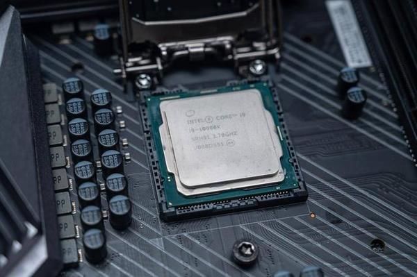 主板为什么不能先取盖子装cpu