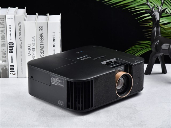 爱普生CH-TW6280T家用投影首发测评：色彩自然准确