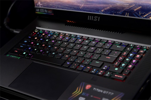 微星泰坦GT77游戏本评测：全能怪兽！