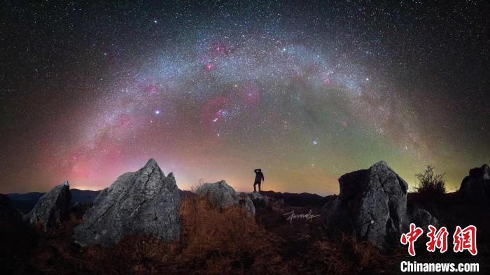 自然秘境拓社交版图 年轻人以星会友共赴田园
