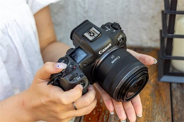 佳能RF24mm F1.8曝光！官方：大光圈与高画质 带来更好的拍照体验
