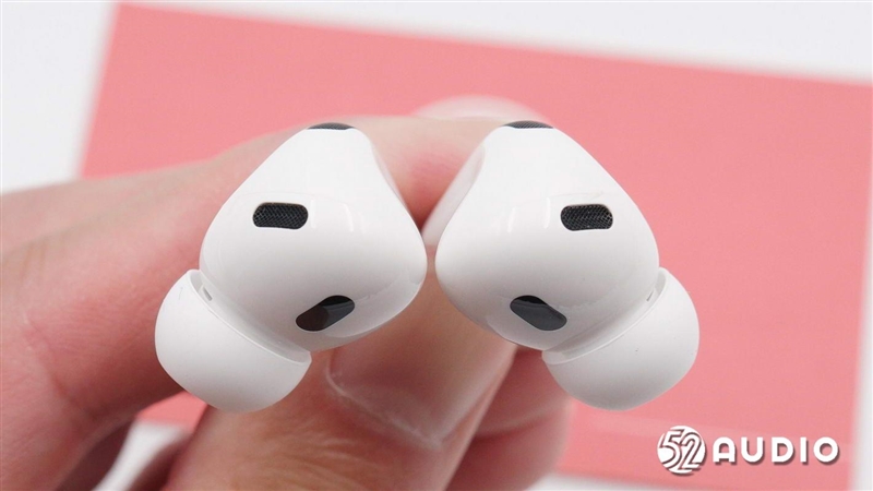 苹果AirPods Pro 2首拆：性能爆表 用料设计大变