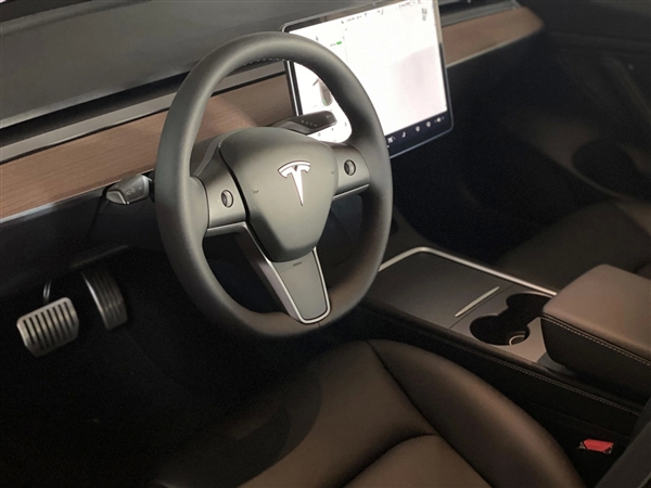 新款特斯拉Model 3实车谍照曝光：疑似加长、内饰大改