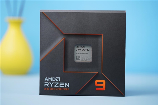 AMD新一代处理器杀到！锐龙9 7950X、锐龙9 7900X图赏