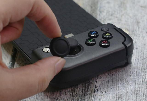 盖世小鸡X2 PRO手柄曝光！官方：玩法超多的手游手柄