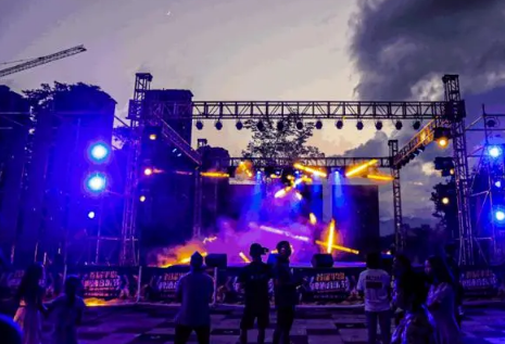 音乐节穿裙子还是裤子