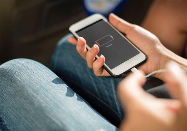 iPod之父反对苹果垄断：iPhone被欧盟要求改用USB-C接口很正确