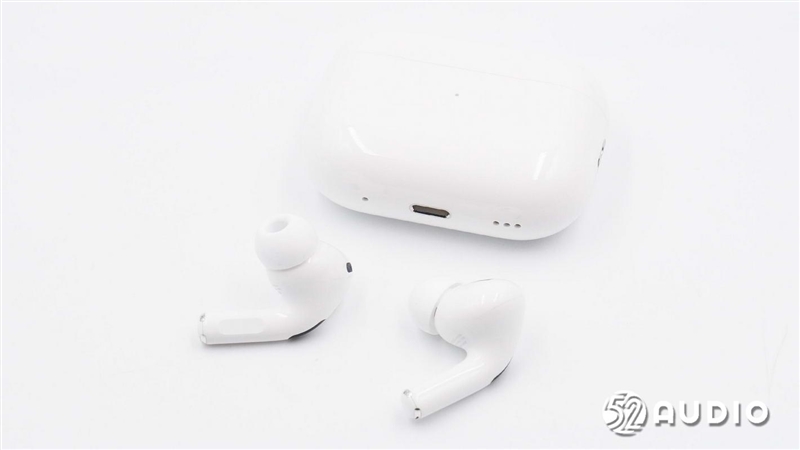 苹果AirPods Pro 2首拆：性能爆表 用料设计大变