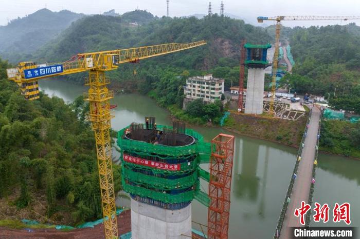 重庆至昆明高铁川渝段白兰隧道贯通 全线建设稳步推进