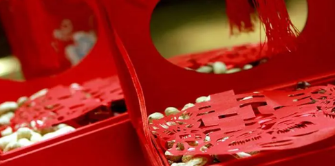 女儿结婚妈妈穿什么衣服合适