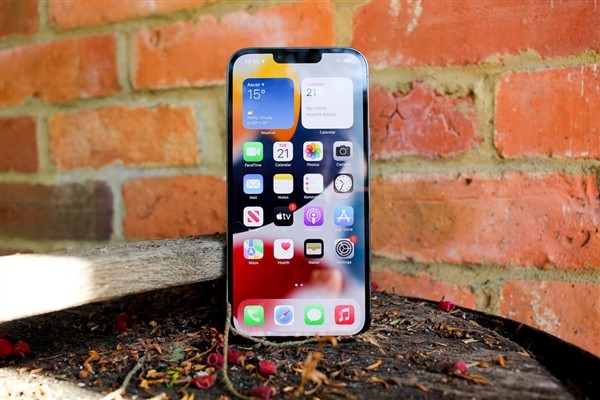 不让用就直接取消？苹果放大招：iPhone 15或将不再配备充电口
