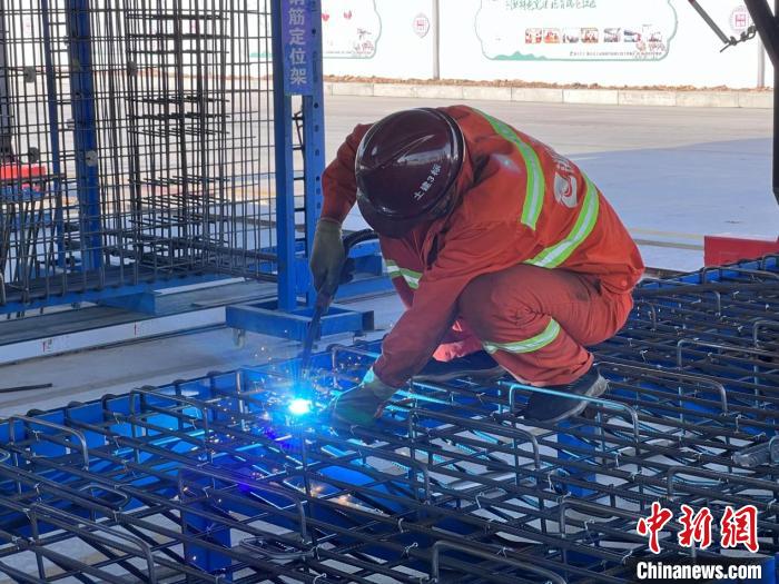 上万名建设者奋战一线 浙江多个重点高速项目开足马力