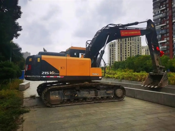 上海开建地下19层智能机械停车库：取车只需90秒
