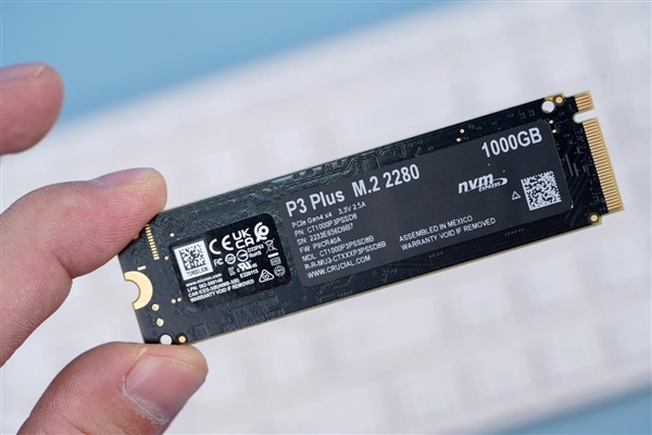 速度达5000MB/s！英睿达P3 Plus 1TB SSD图赏