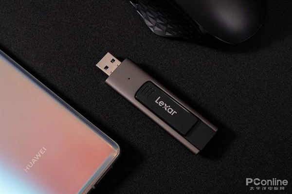 雷克沙M900 U盘上手:传输速度比肩移动SSD了